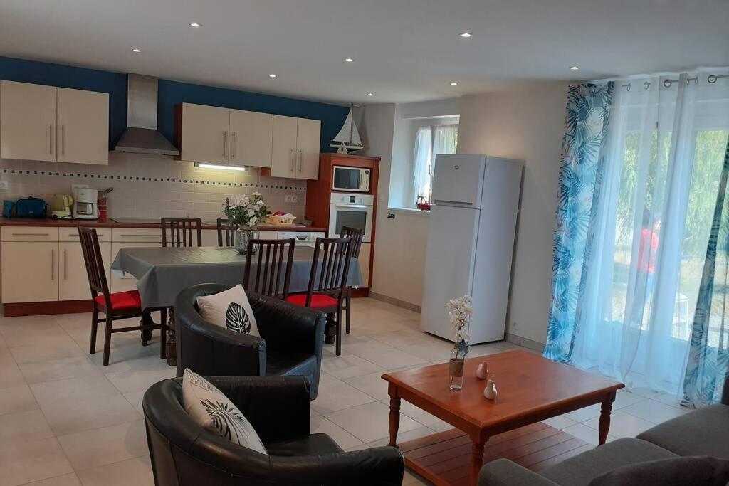 Appartement 4 Pers Dans Longere A 800M De La Plage Plouhinec  Exterior photo